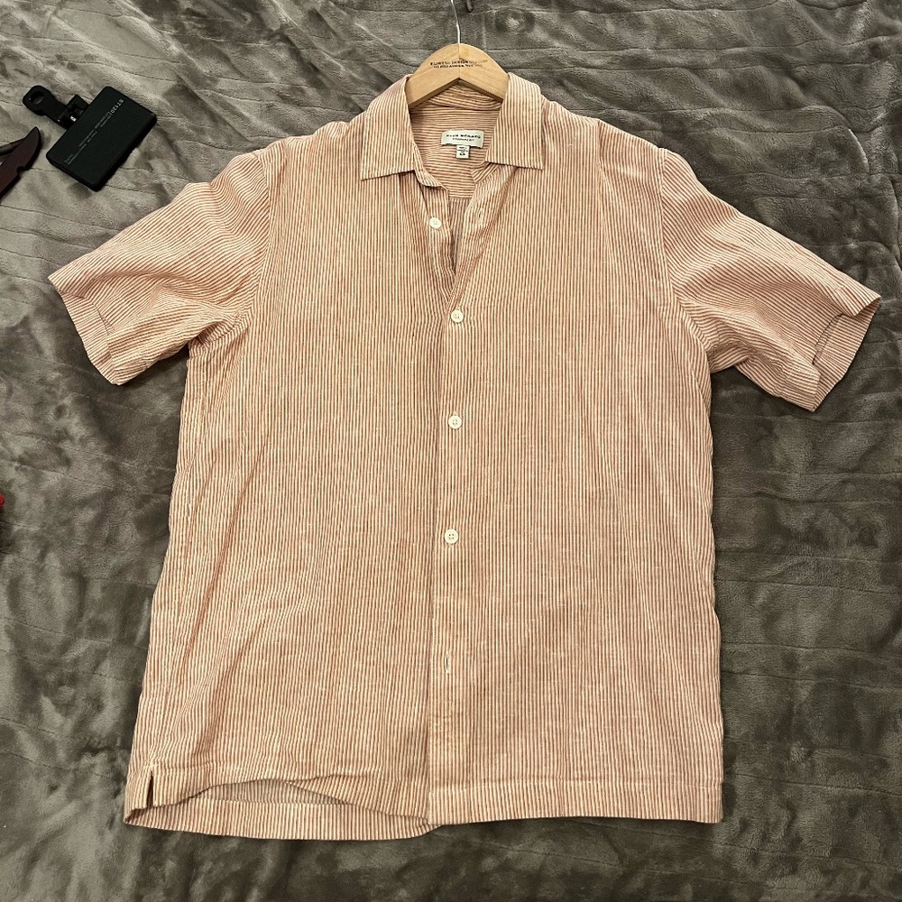 Club Monaco Short Sleeve Linen Button Down